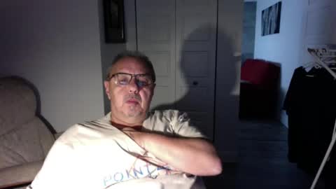 OLDMANFREE online show from November 9, 2:26 am