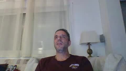 Snapshot of man211172 chatting on December 19, 7:07 pm man211172 online show from December 19, 7:07 pm