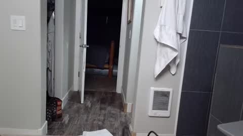 manix805 online show from April 30, 9:38 am