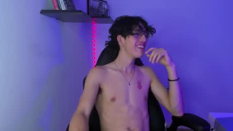 Manuel online show from March 2, 7:41 pm