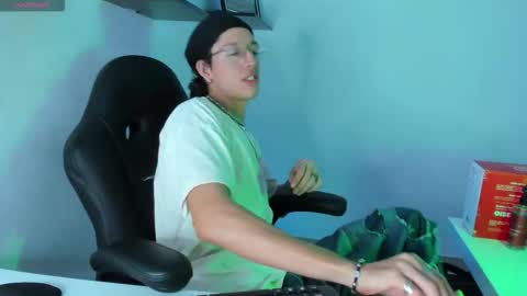 Manuel online show from November 5, 3:30 am