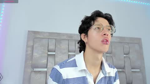 Manuel online show from December 21, 11:55 am