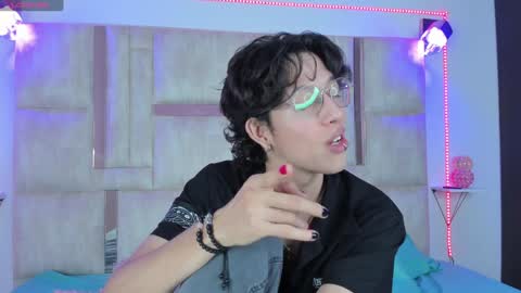 Manuel online show from December 26, 7:27 pm