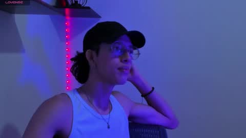 Manuel online show from February 18, 1:00 pm