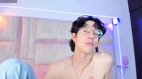 Manuel online show from December 19, 9:17 pm