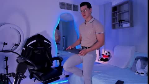 Marco Sullivan online show from November 22, 2:38 pm