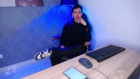 Marcus Hanks online show from February 17, 4:20 am