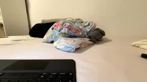 marinmetin online show from November 15, 9:50 pm