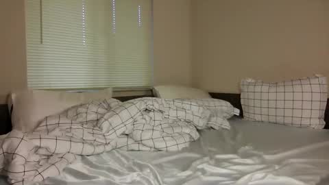 Mark online show from December 9, 5:24 pm