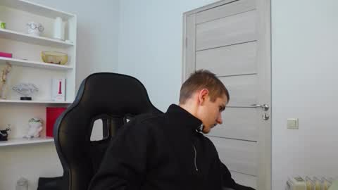 MARK KARSON online show from February 22, 9:43 am