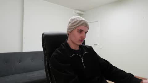 MARK KARSON online show from January 10, 7:50 pm