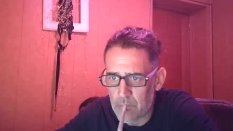 markbcnx online show from December 3, 10:38 pm