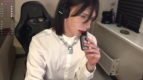 Mark online show from October 31, 4:43 pm