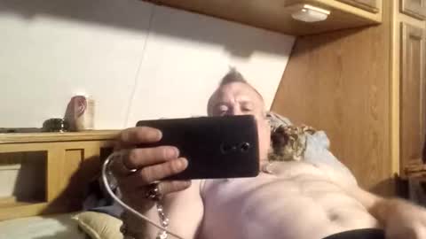 markymark101825061 online show from December 17, 8:10 am