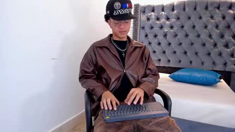 MARSHALL online show from March 10, 1:06 pm