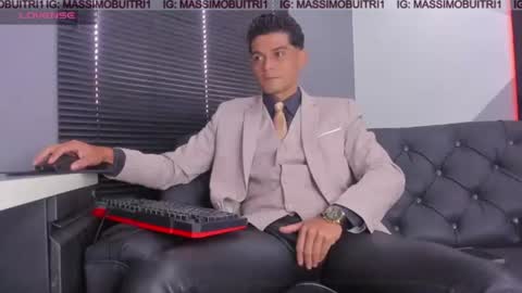 I am Massimo online show from June 19, 2:44 pm