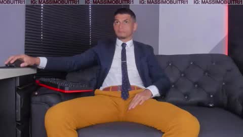 I am Massimo online show from November 25, 2:30 pm