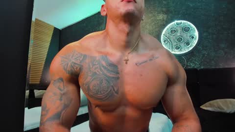 Snapshot of massimowalton2 chatting on January 10, 2:35 am massimowalton2 online show from January 10, 2:35 am