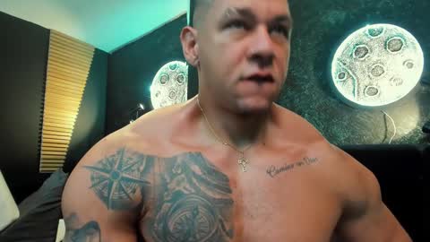 Snapshot of massimowalton2 chatting on December 24, 3:38 am massimowalton2 online show from December 24, 3:38 am