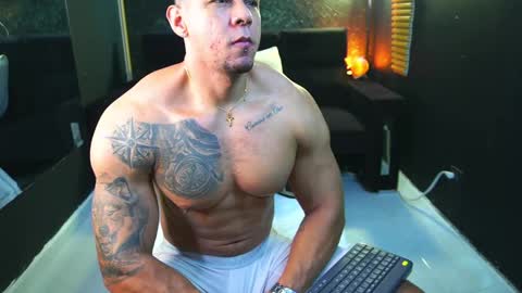 Snapshot of massimowalton2 chatting on March 5, 11:49 am massimowalton2 online show from March 5, 11:49 am