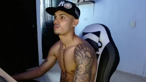 master_black777 online show from April 9, 4:57 pm