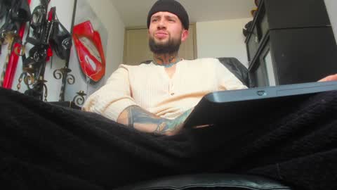 steven  online show from December 29, 8:37 pm