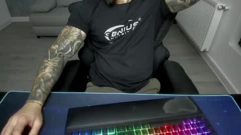 Snapshot of masterkingmuscle chatting on January 15, 9:20 pm masterkingmuscle online show from January 15, 9:20 pm