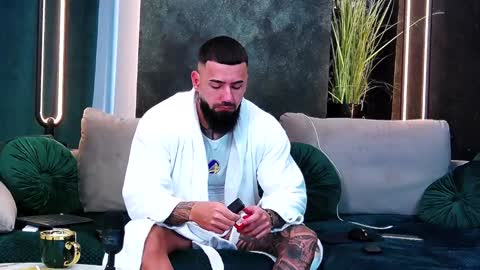 masterkingofmuscle online show from February 3, 7:18 am