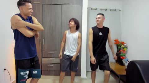 Team Cris Darwin- Fernando- Stiven- David online show from January 16, 11:15 am