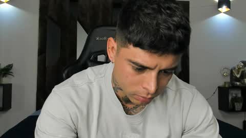 mateo_dilucajs1 online show from January 9, 9:42 pm