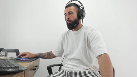 Matheus     online show from December 17, 5:26 pm