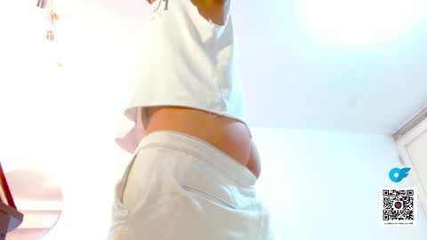 STRURIBE ON INSTAGRAM online show from December 3, 9:54 pm