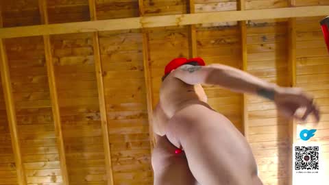 STRURIBE ON INSTAGRAM online show from October 1, 12:14 am