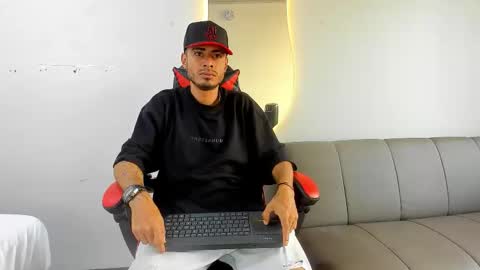 Matthew online show from December 21, 10:29 pm