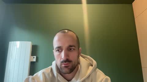 M online show from November 30, 3:03 pm