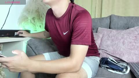 mattiwsmorris_ online show from March 12, 6:40 am