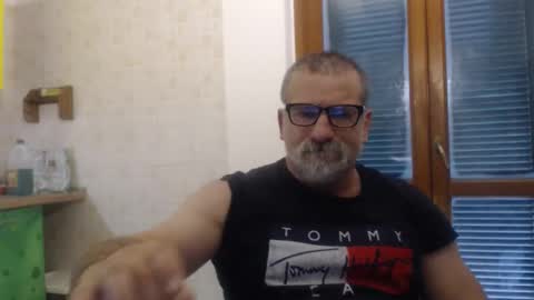 mauro1971 online show from October 4, 3:17 pm