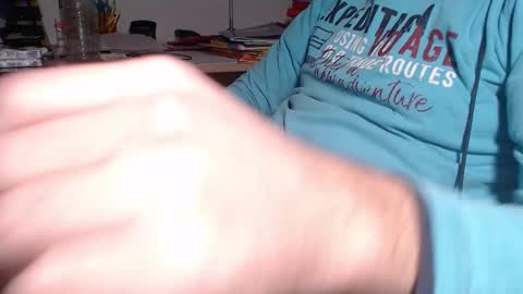 Snapshot of max12099 chatting on December 20, 6:35 pm Max online show from December 20, 6:35 pm