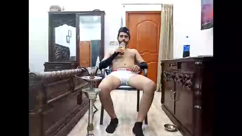 max_crushal online show from May 26, 1:51 pm