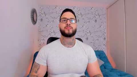 max D. online show from February 10, 2:55 pm