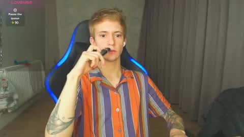 Max Gen with tats 24years  And Ethan without tats 20 years online show from December 23, 8:47 pm