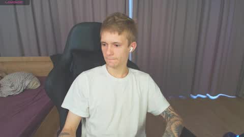 Max Gen with tats 24years  And Ethan without tats 20 years online show from February 8, 1:44 pm