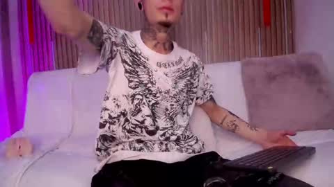 Max online show from February 26, 3:02 pm