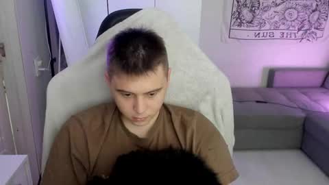 Max online show from February 4, 6:19 am