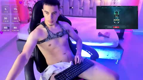 Maximiliano online show from November 2, 11:09 pm