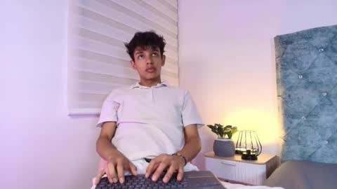 M A X F R O S T   online show from January 7, 7:19 pm