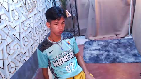 Reyn online show from February 8, 3:41 am