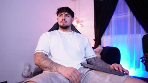 Maximo online show from February 24, 4:13 am