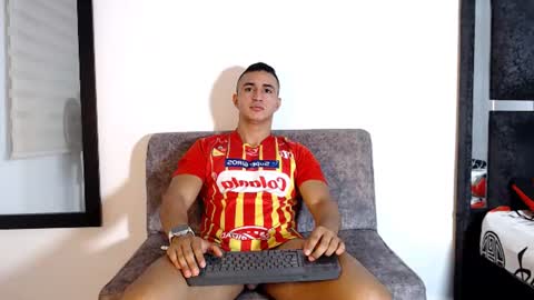 Maximo Sebastian online show from July 15, 5:03 am