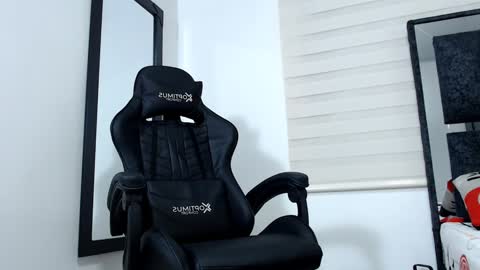 Maximo Sebastian online show from January 27, 1:37 am